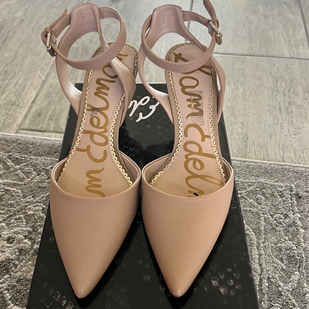 Sam Edelman heels size 8M. Pre owned worn a couple of times.